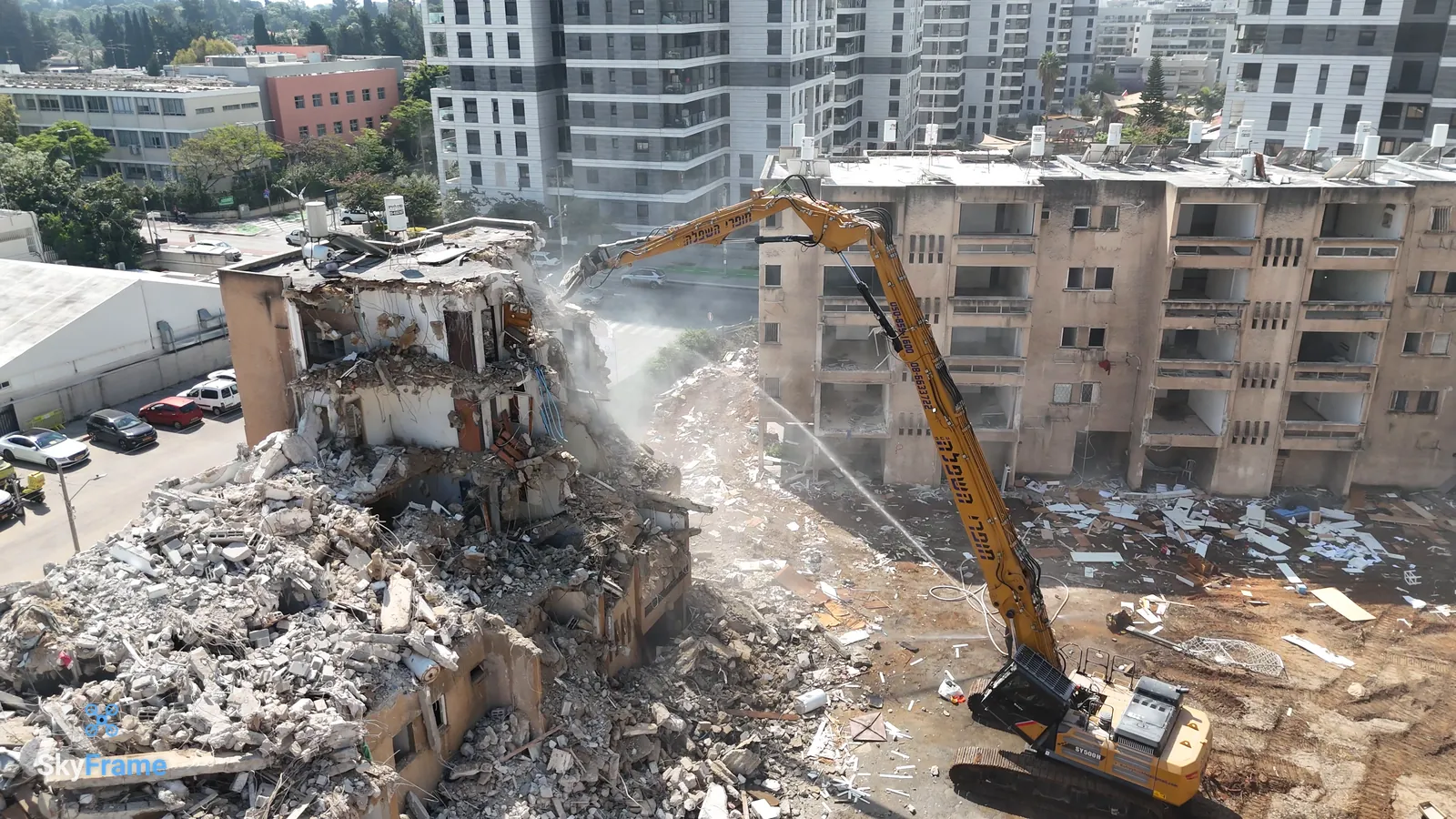 צילום הריסות בפינוי בינוי ובתמ"א 38: מה שונה כשבבניין גרו משפחות